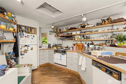 111 W Kinnear Place, Seattle, WA 98119 - Photo 23