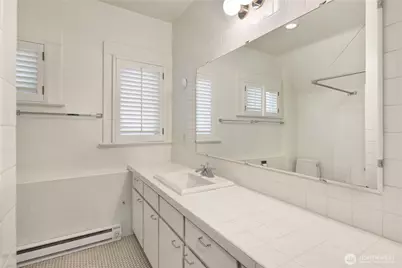 111 W Kinnear Place, Seattle, WA 98119 - Photo 35