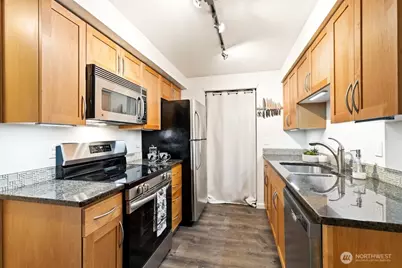 3045 20th Avenue W #202, Seattle, WA 98199 - Photo 7