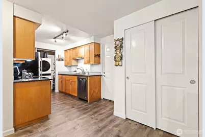 3045 20th Avenue W #202, Seattle, WA 98199 - Photo 9