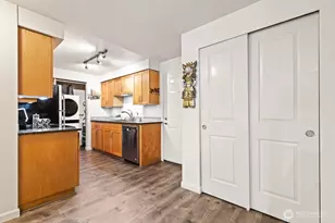 3045 20th Ave W, Seattle, WA 98199 - Photo 9