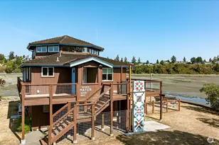 2385 Sunlight Beach Rd, Clinton, WA 98236 - Photo 1