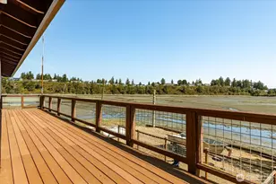 2385 Sunlight Beach Rd, Clinton, WA 98236 - Photo 7