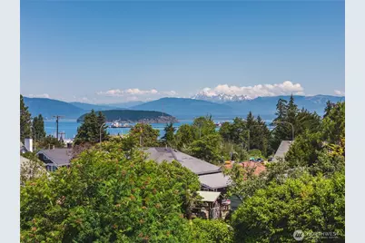 1112 37th Street, Anacortes, WA 98221 - Photo 1