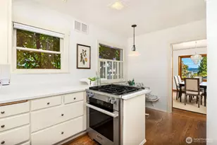 4007 48th Ave NE, Seattle, WA 98105 - Photo 9