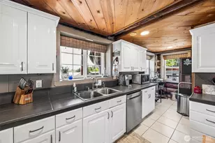 180 E Sea Vista Ln, Grapeview, WA 98546 - Photo 17