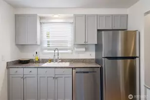 9456 21st Ave SW, Seattle, WA 98106 - Photo 11