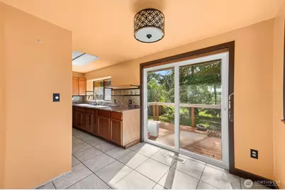 11419 Crestwood Drive S, Seattle, WA 98178 - Photo 9