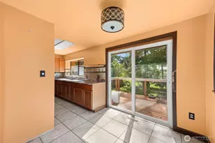 11419 Crestwood Dr S, Seattle, WA 98178 - Photo 9
