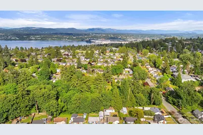 11419 Crestwood Drive S, Seattle, WA 98178 - Photo 29