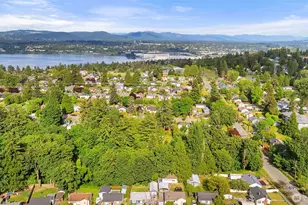 11419 Crestwood Dr S, Seattle, WA 98178 - Photo 29