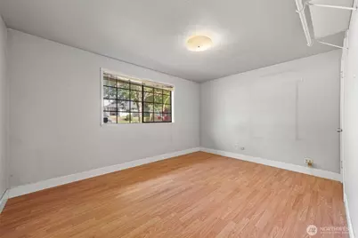 11419 Crestwood Drive S, Seattle, WA 98178 - Photo 11