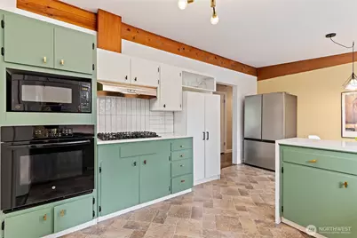 8707 Maple Lane, Edmonds, WA 98026 - Photo 11