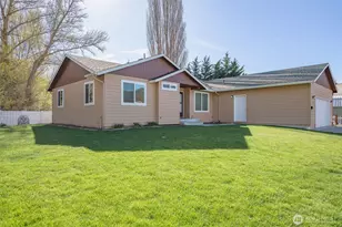 224 Vine St, Cashmere, WA 98815 - Photo 1