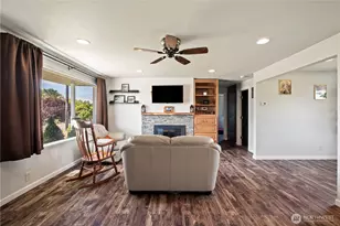 576 SE 5th Ave, Oak Harbor, WA 98277 - Photo 5