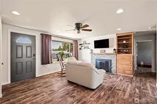 576 SE 5th Ave, Oak Harbor, WA 98277 - Photo 3