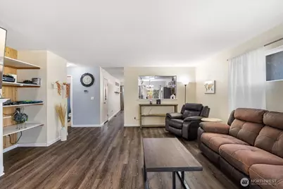 18402 39th Avenue E, Tacoma, WA 98446 - Photo 3
