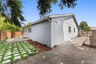 18402 39th Ave E, Tacoma, WA 98446 - Photo 25