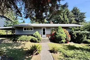 2538 NE 107th St, Seattle, WA 98125 - Photo 1