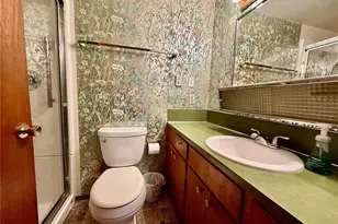 2538 NE 107th St, Seattle, WA 98125 - Photo 5