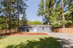 401 E Trails End Dr, Belfair, WA 98528 - Photo 1