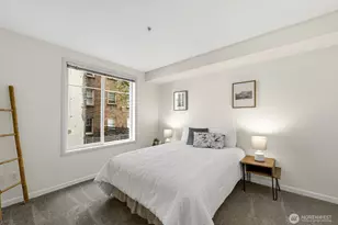 124 Bellevue Ave E, Seattle, WA 98102 - Photo 17