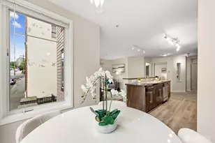 124 Bellevue Ave E, Seattle, WA 98102 - Photo 11