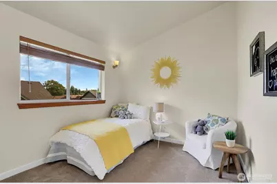 9236 Interlake Avenue N #B, Seattle, WA 98103 - Photo 11