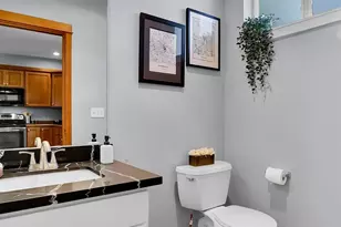 9236 Interlake Ave N, Seattle, WA 98103 - Photo 9
