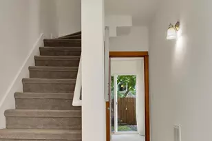 9236 Interlake Ave N, Seattle, WA 98103 - Photo 19