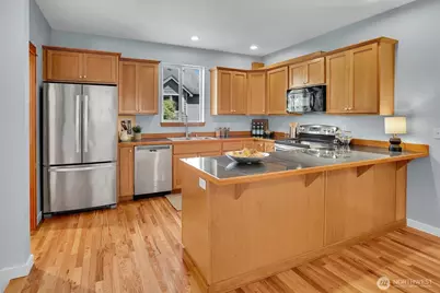 9236 Interlake Avenue N #B, Seattle, WA 98103 - Photo 7