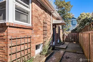 1821 N 47th St, Seattle, WA 98103 - Photo 23
