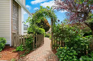 1808 Field Pl NE, Renton, WA 98059 - Photo 3