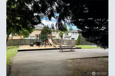 1808 Field Place NE, Renton, WA 98059 - Photo 33