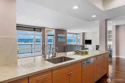 2015 SE Columbia River Drive #220, Vancouver, WA 98661 - Photo 11