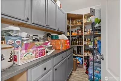 1583 State Route 122, Silver Creek, WA 98585 - Photo 17