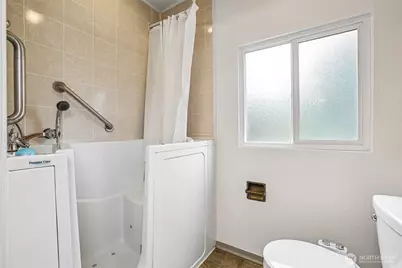 2542 S Cushman Avenue, Tacoma, WA 98405 - Photo 13