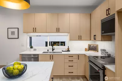 823 B 17th Avenue, Seattle, WA 98144 - Photo 13