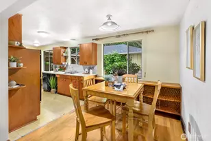 902 N 149th St, Shoreline, WA 98133 - Photo 5