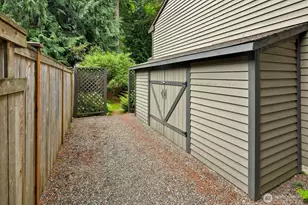 7825 NE 140th Pl, Kirkland, WA 98034 - Photo 31