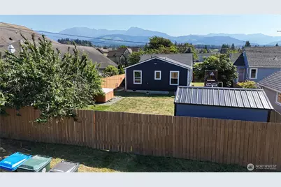 807 Georgiana St, Port Angeles, WA 98362 - Photo 3