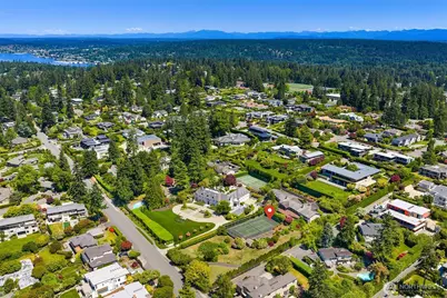1700 92nd Avenue NE, Clyde Hill, WA 98004 - Photo 7