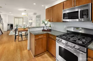 916 N 73rd St, Seattle, WA 98103 - Photo 5
