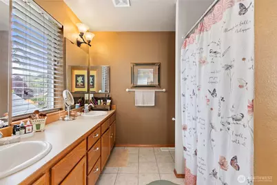 409 Kensington Avenue NW, Orting, WA 98360 - Photo 29