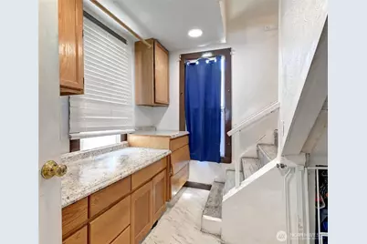 2327 Harrison Avenue, Everett, WA 98201 - Photo 9