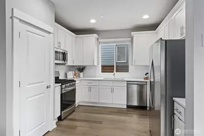 18774 Edmunds Court E, Bonney Lake, WA 98391 - Photo 15