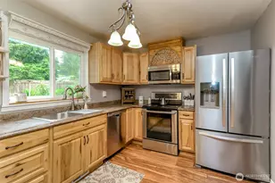 12111 213th Ave Ct E, Bonney Lake, WA 98391 - Photo 11