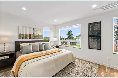 4122 Burke Avenue N, Seattle, WA 98103 - Photo 15