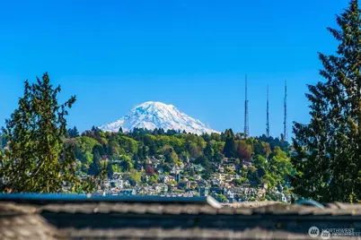 4122 Burke Avenue N, Seattle, WA 98103 - Photo 29