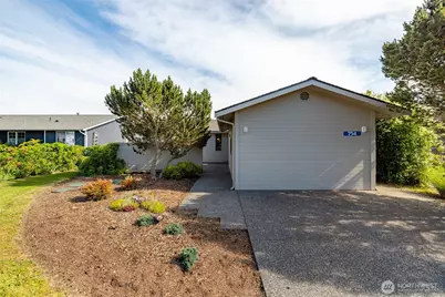 754 Livingston Bay Shore Drive, Camano Island, WA 98282 - Photo 21